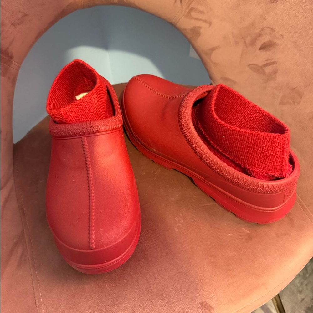 Red Slip-On Shoes - Picture 2 of 4